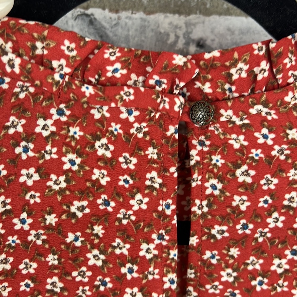 Forever 21 | Red Floral Blouse - Picture 8 of 8